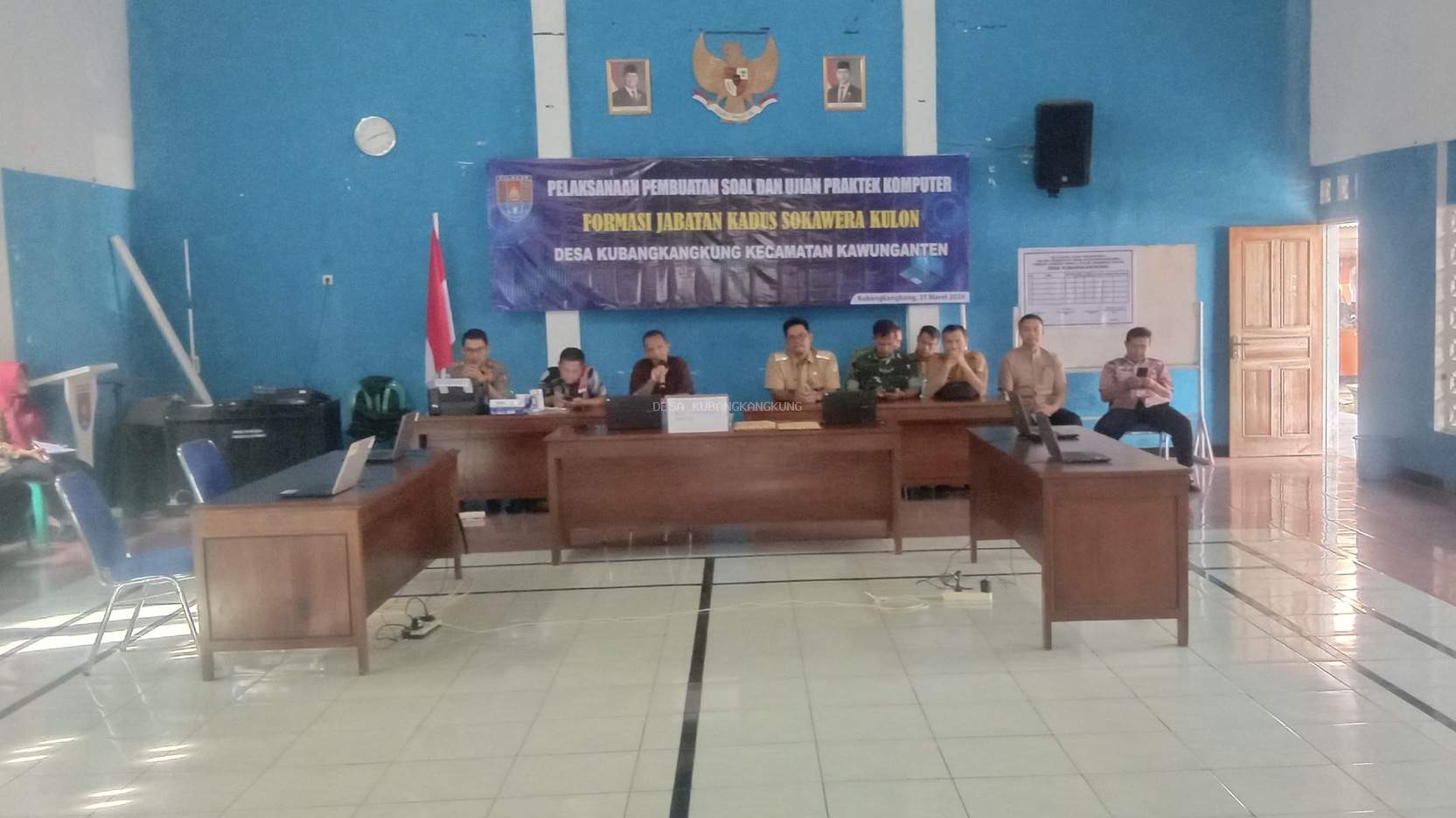Pelaksanaan Pembuatan Soal Dan Ujian Praktek Komputer Formasi Jabatan Kades Sokawera Kulon Desa Kubangkangkung Kecamatan Kawunganten 